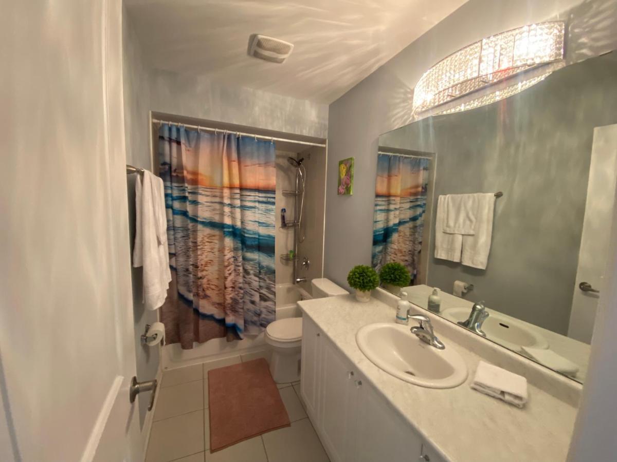 2 Bedroom With 2 Ensuites Unit In Richmond Hill Zewnętrze zdjęcie