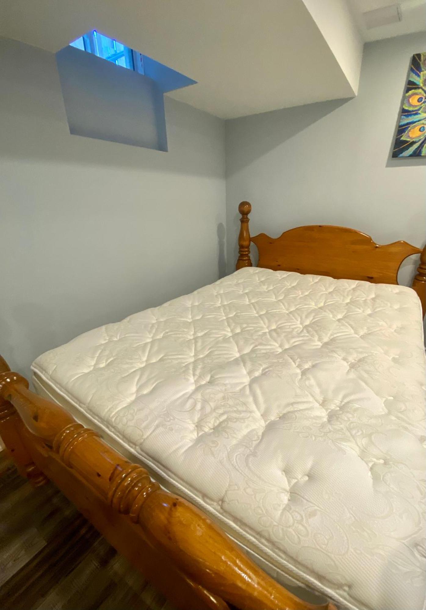 2 Bedroom With 2 Ensuites Unit In Richmond Hill Zewnętrze zdjęcie
